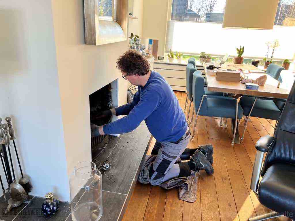 Schouwveger Raalte kleed schoorsteenreiniger Schouwveger Raalte kleed schoorsteenreiniger